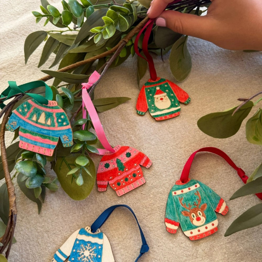 Cotton Twist Christmas Jumper Colouring Decoration Kit