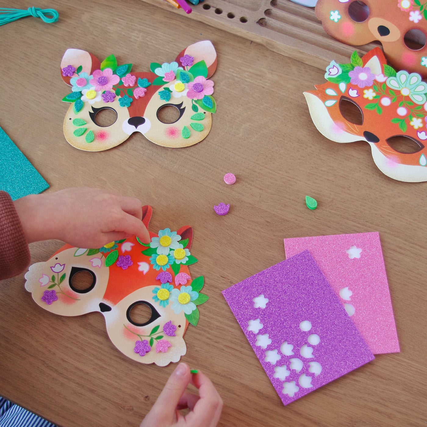 Djeco Do It Yourself - 8 Mosaic Masks to Decorate Forest Animals DJ07936