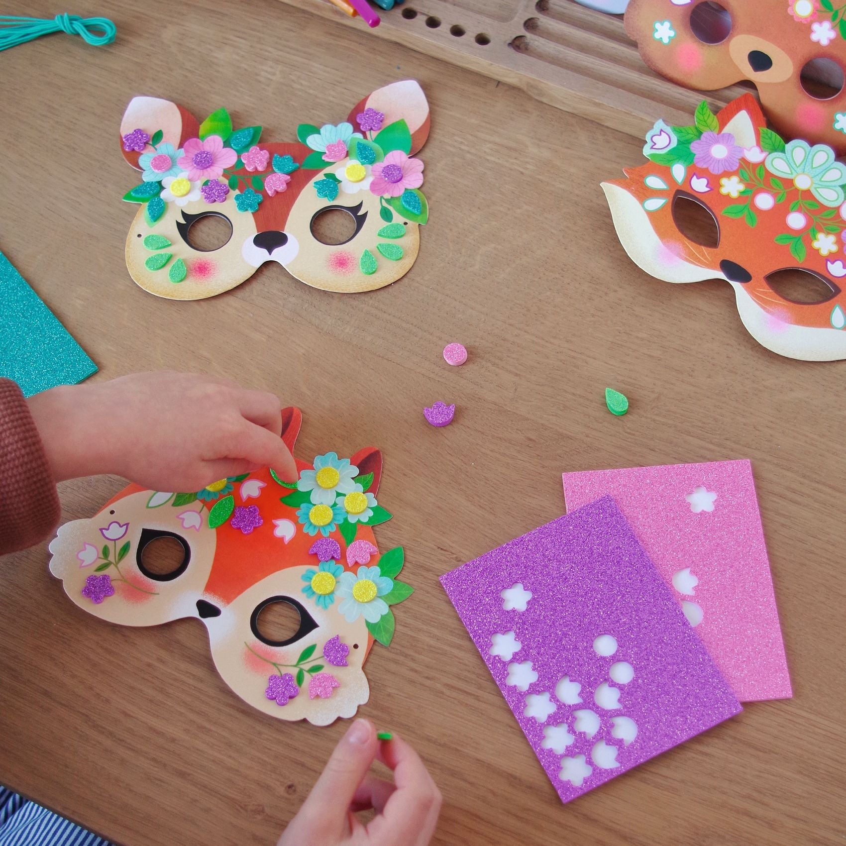 Djeco Do It Yourself - 8 Mosaic Masks to Decorate Forest Animals DJ07936