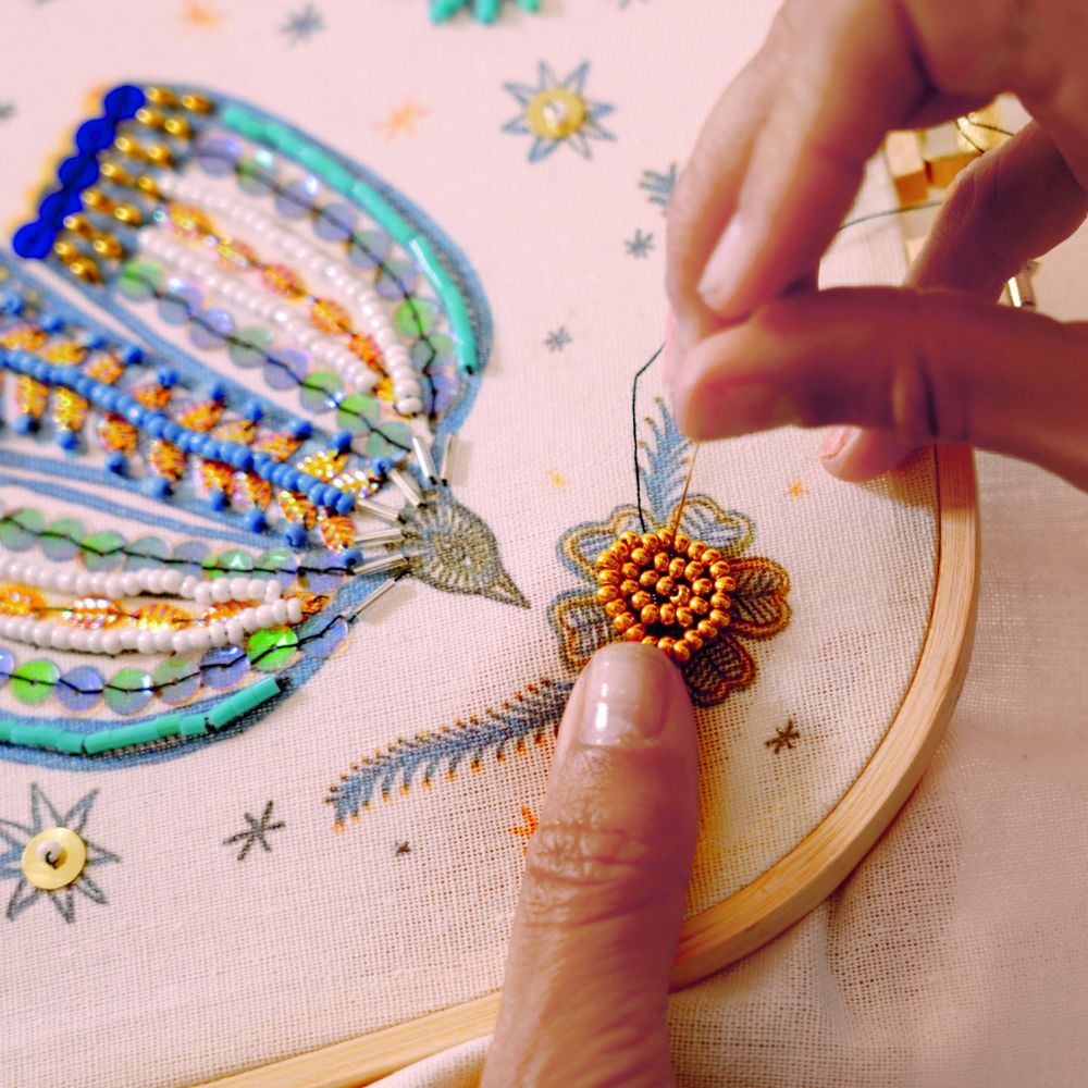 Atelier G•G Djeco Atelier Grands Augustins - Workshop 59 Beading - Crafts4Kids