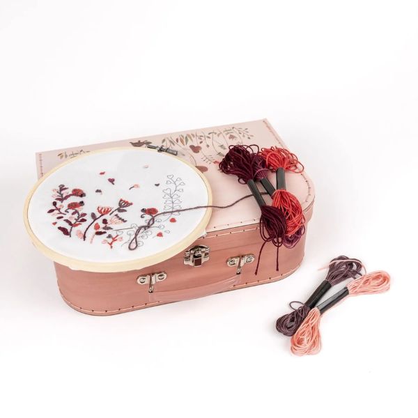 Egmont Ladybug Embroidery Kit In A Case - 630594