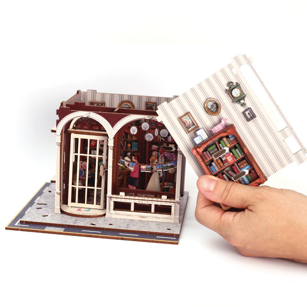 Book Nook Kit - My Tiny World Bookshop