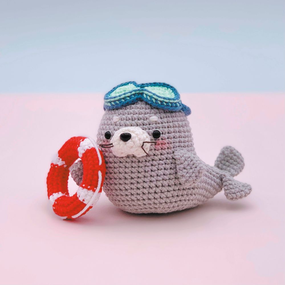 Graine Creative Amigurumi Seal