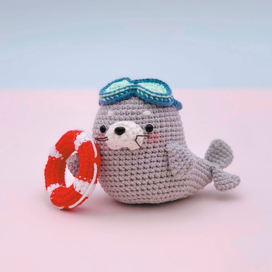 Graine Creative Amigurumi Seal