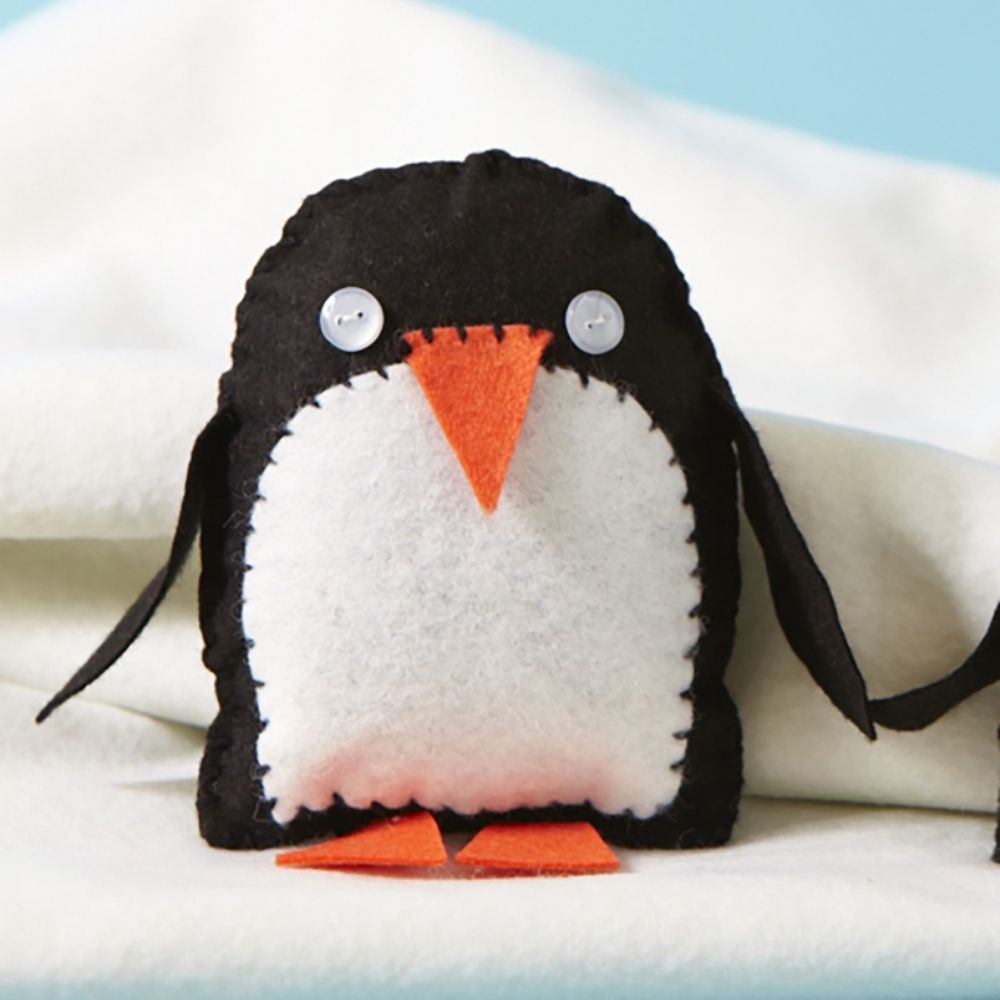 Buttonbag Penguin Family Sewing Kit