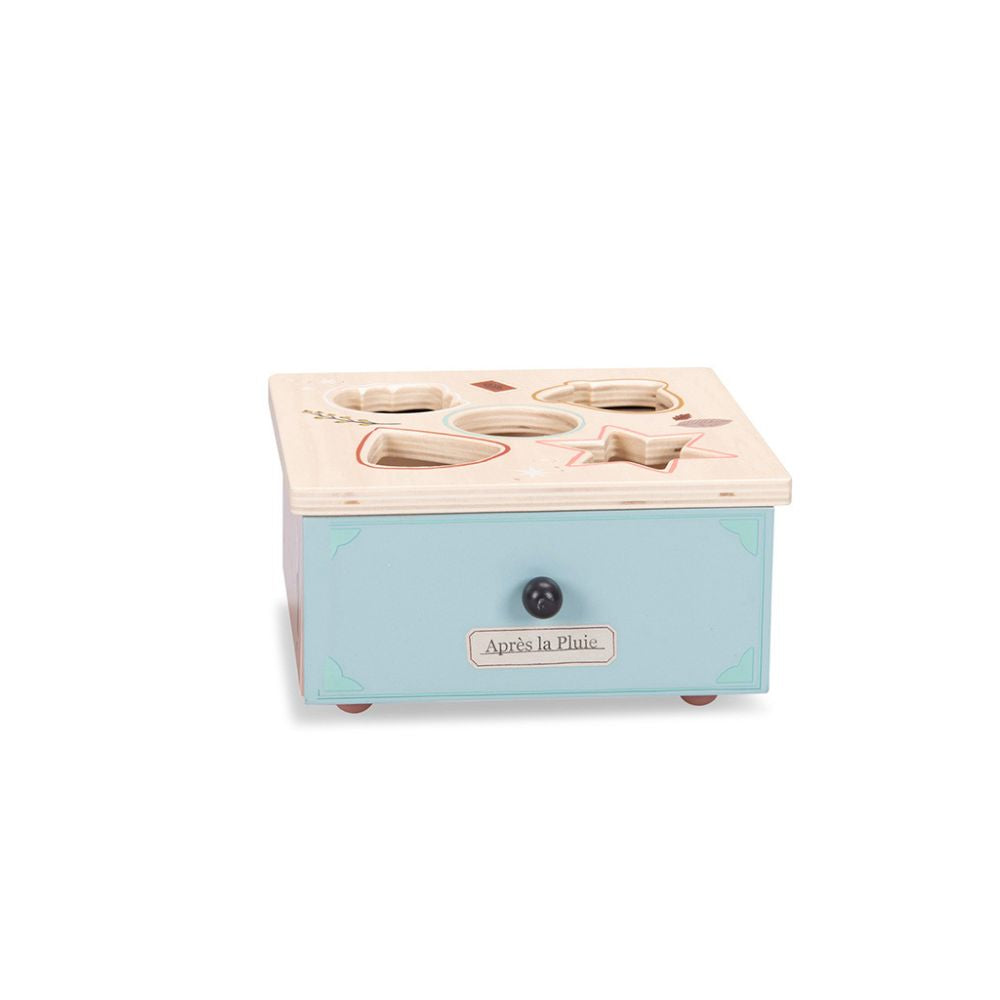 Wooden shape sorter